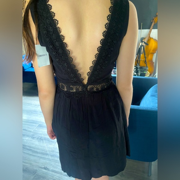 🆕🆕 Forever 21 Lace Trim Mini Dress 🆕🆕 - Picture 7 of 10